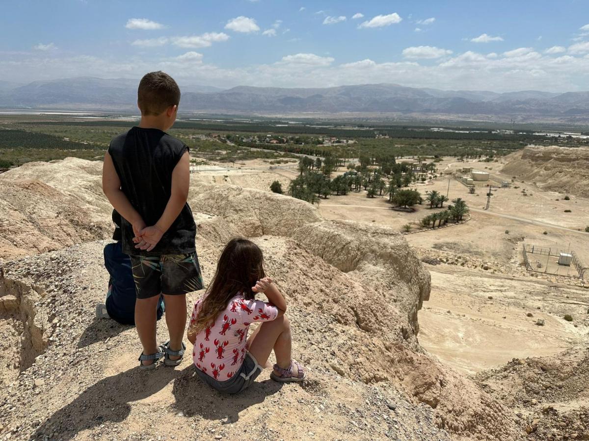 Belfer'S Dead Sea Cabins Neot HaKikar Екстериор снимка