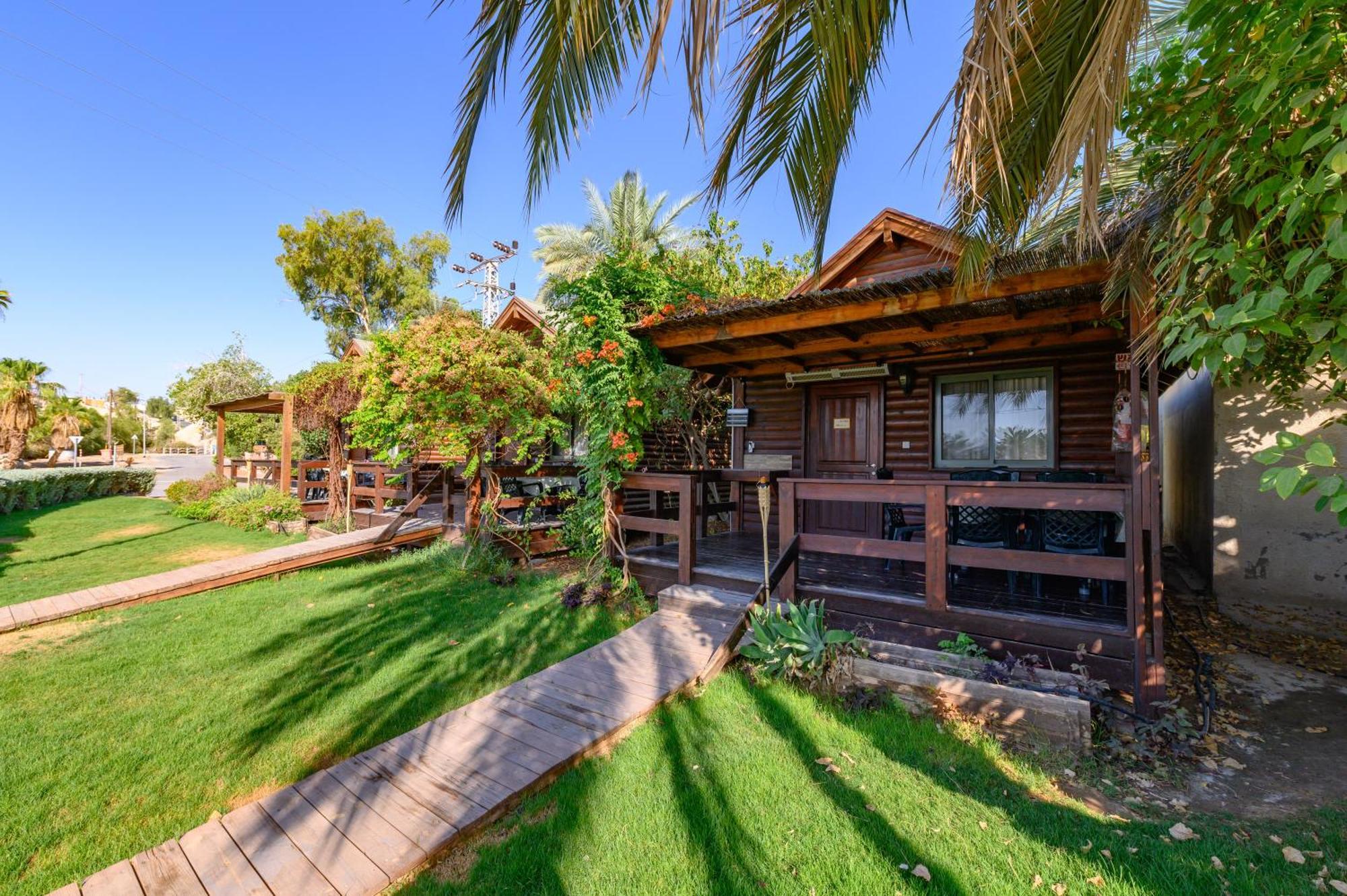 Belfer'S Dead Sea Cabins Neot HaKikar Екстериор снимка