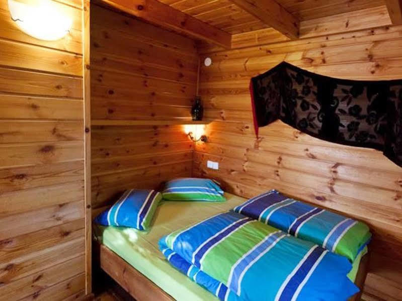 Belfer'S Dead Sea Cabins Neot HaKikar Екстериор снимка
